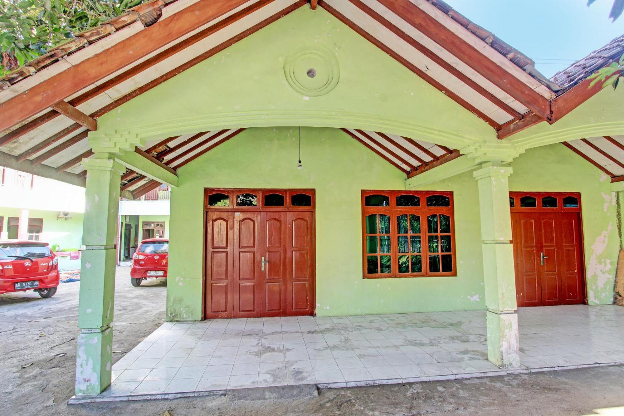 Spot On 93029 Pondok Wisata Sabar Menanti 2 Бантул Екстер'єр фото